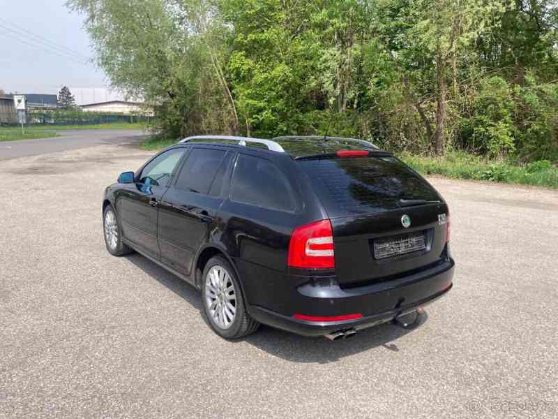 Škoda Octavia 2,0   RS - foto 8