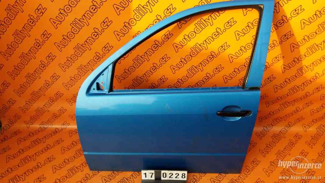 Levé přední dveře Škoda Fabia barva Světle modrá - foto 1