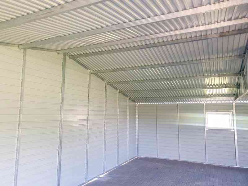 Plechová garáž 9x6m, sedlová střecha - 3x vrata + okno TS491 - foto 4