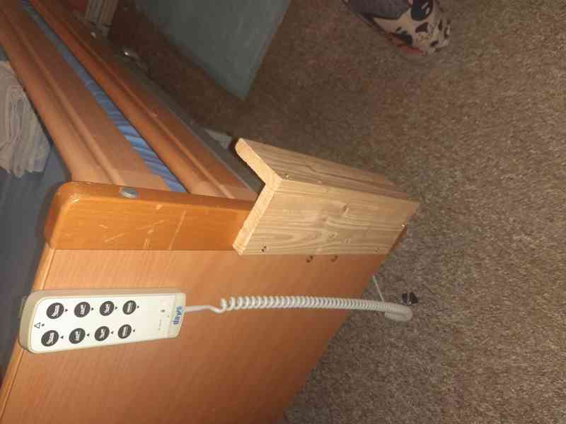 Zdravotní polohovatelná elektrická postel + antidekubitní ma - foto 19