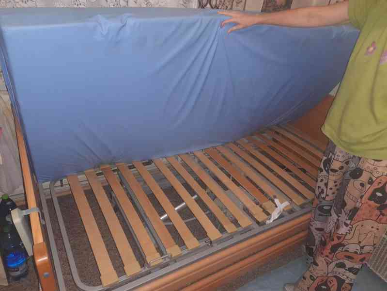 Zdravotní polohovatelná elektrická postel + antidekubitní ma - foto 6