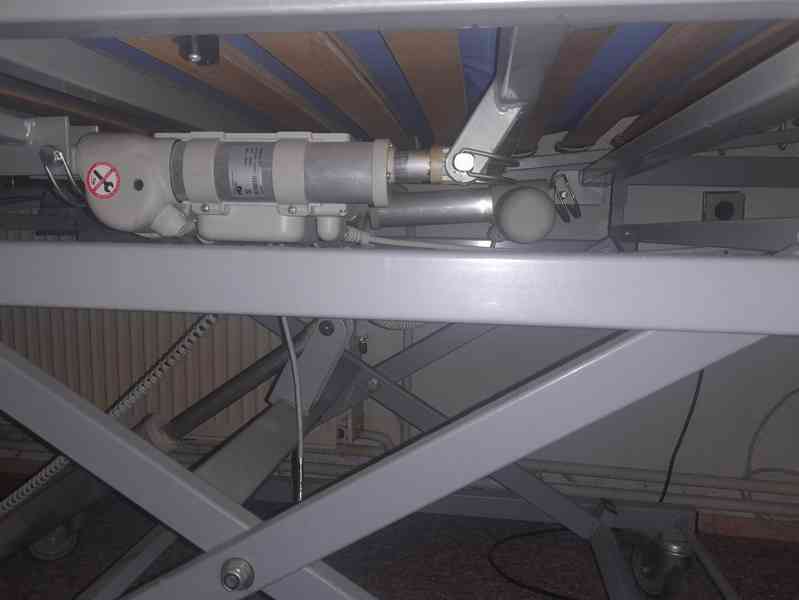 Zdravotní polohovatelná elektrická postel + antidekubitní ma - foto 15