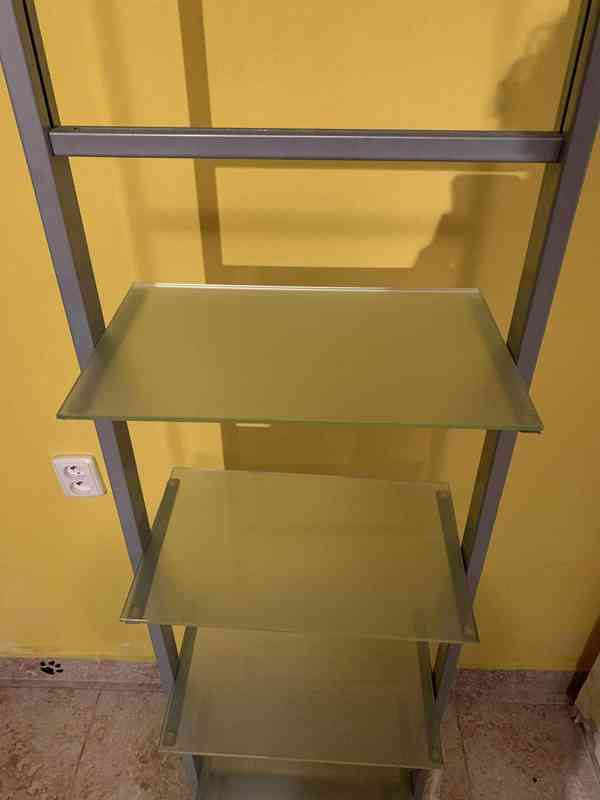 Kovový regál se skleněnými policemi – 175 cm, Olomouc - foto 5
