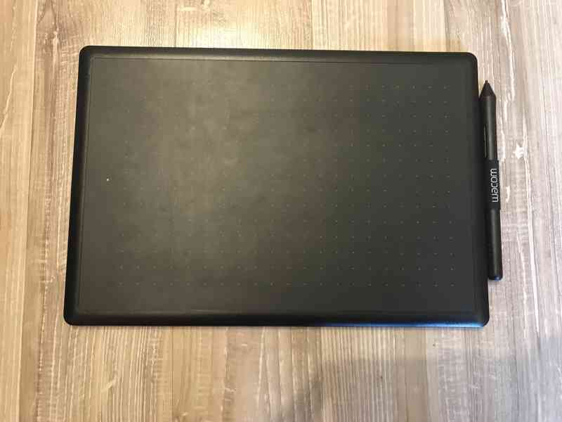 Grafický tablet Wacom One Medium - bazar - Hyperinzerce.cz