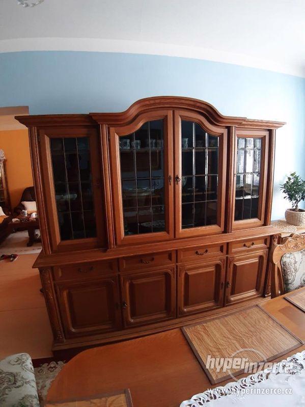 Starožitný nábytek - foto 1