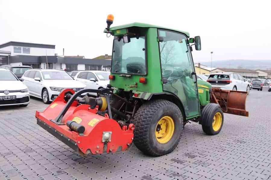 Traktor John Deere 2032R - foto 2