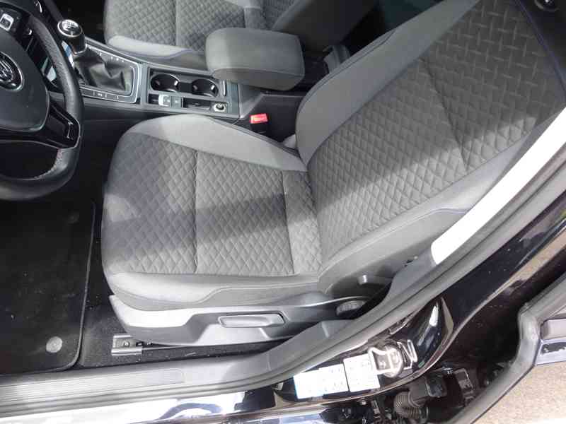 VW Golf 1.4 TSI Variant r.v.2018 (serviska) 92 kw - foto 13