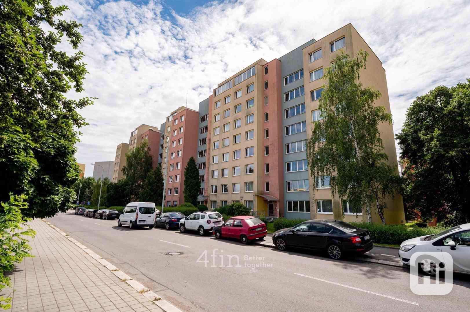Prodej bytu 3+kk,  60 m2 s šatnou, 2x lodžií a sklepem - Praha - Černý Most - foto 16