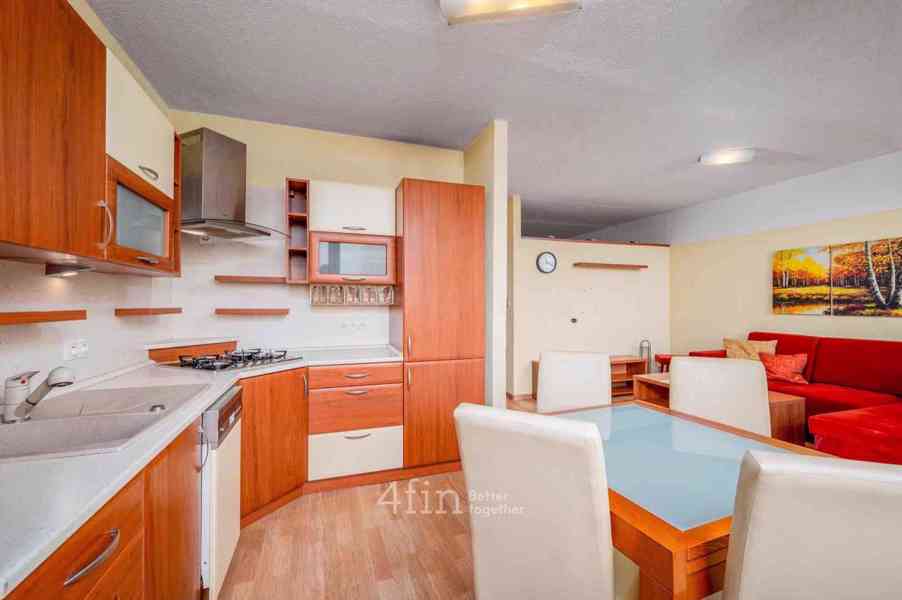 Prodej bytu 3+kk,  60 m2 s šatnou, 2x lodžií a sklepem - Praha - Černý Most - foto 3