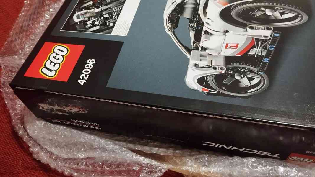 LEGO Technic 42096 Porsche 911 RSR  (1580 dílku) Nepoužité - foto 4