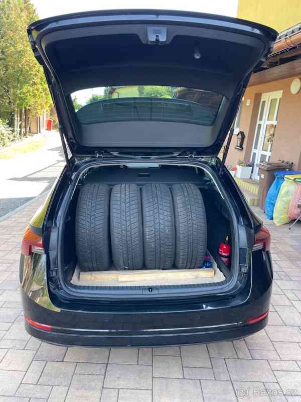 Škoda Octavia 2,0   TDI DSG Style Plus - foto 6