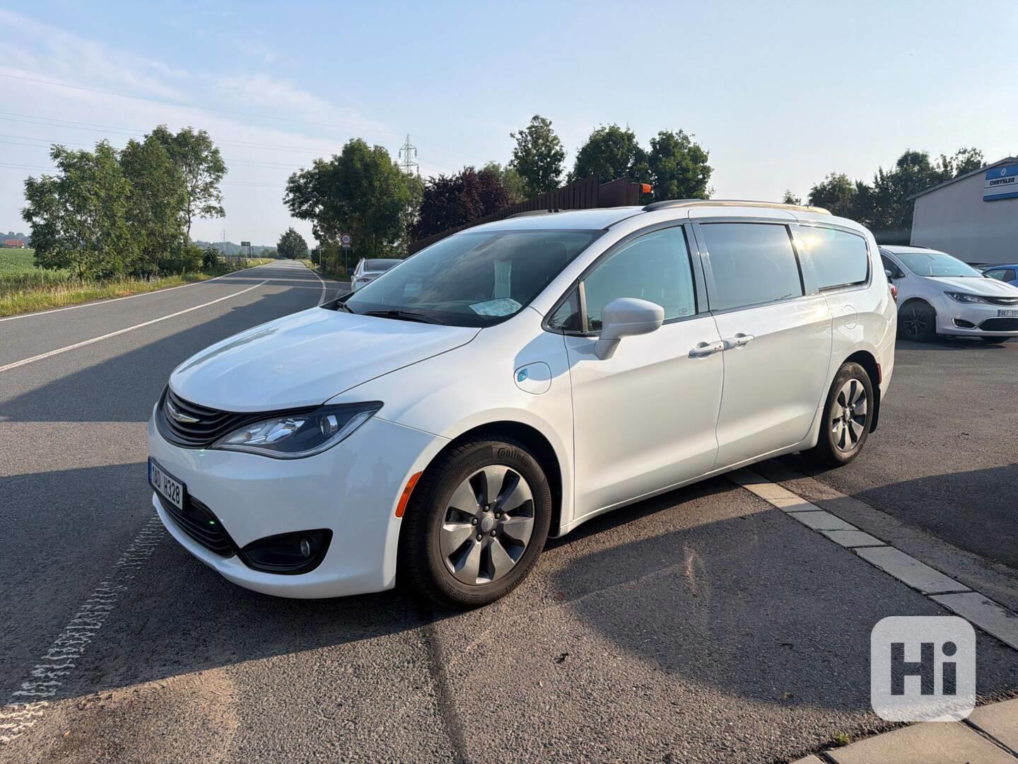 Chrysler Pacifica 3,6 L DVD Hybrid Plug In 2019 - foto 1