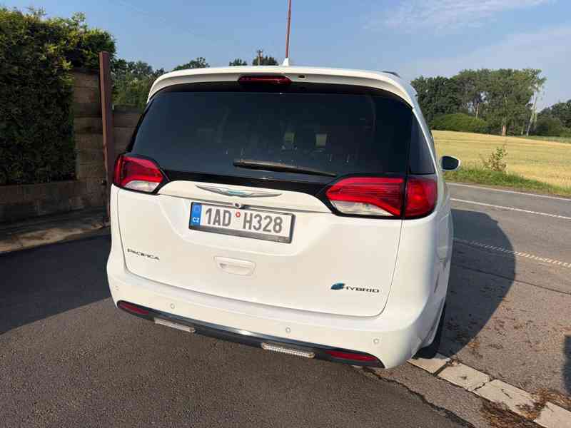 Chrysler Pacifica 3,6 L DVD Hybrid Plug In 2019 - foto 5