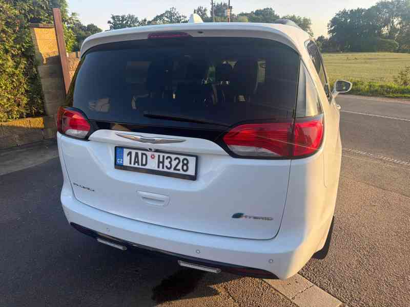 Chrysler Pacifica 3,6 L DVD Hybrid Plug In 2018 - foto 5