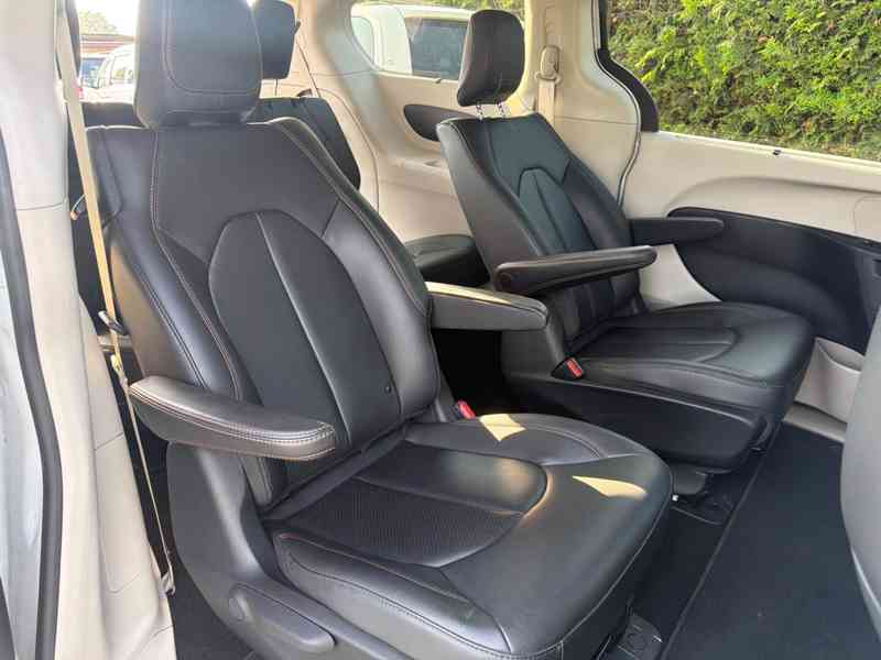 Chrysler Pacifica 3,6 L DVD Hybrid Plug In 2019 - foto 9