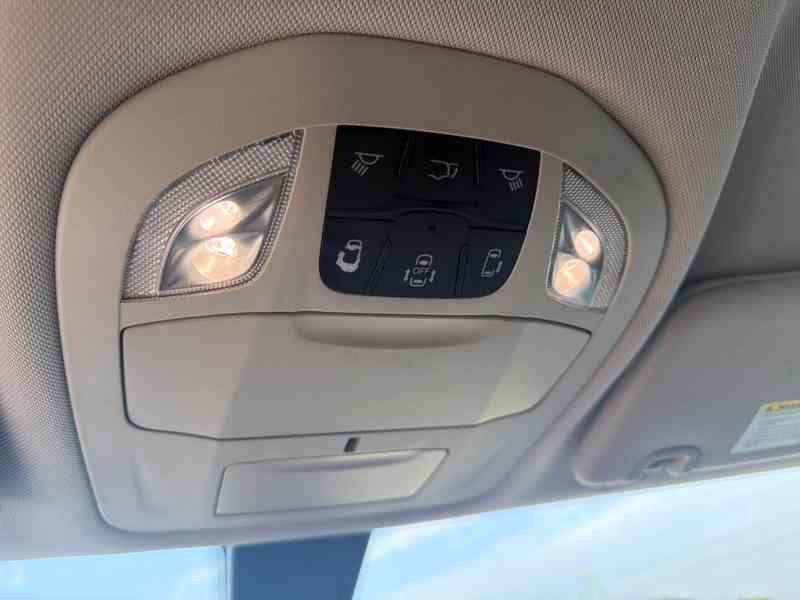 Chrysler Pacifica 3,6 L DVD Hybrid Plug In 2019 - foto 18