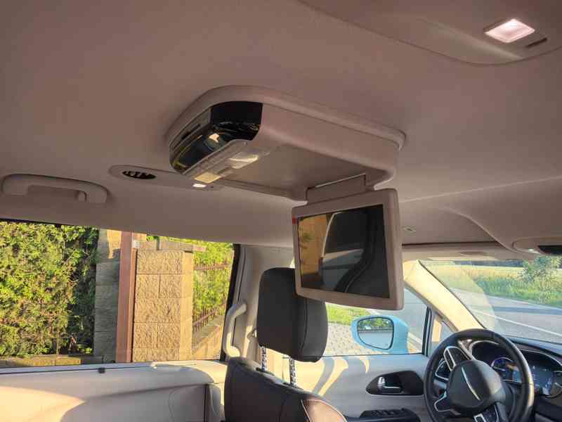 Chrysler Pacifica 3,6 L DVD Hybrid Plug In 2018 - foto 11