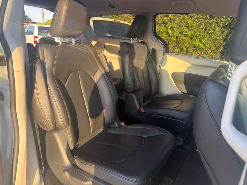 Chrysler Pacifica 3,6 L DVD Hybrid Plug In 2018 - foto 9