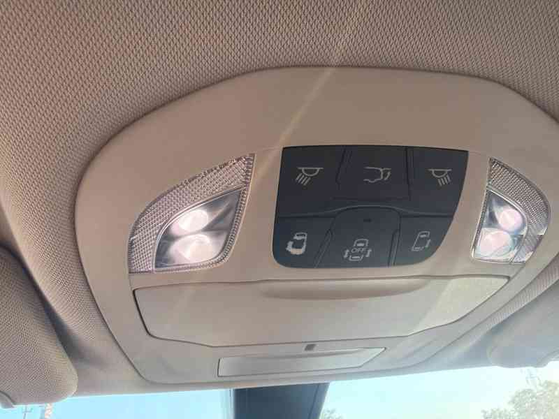 Chrysler Pacifica 3,6 L DVD Hybrid Plug In 2018 - foto 19