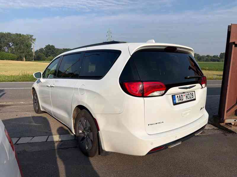 Chrysler Pacifica 3,6 L DVD Hybrid Plug In 2019 - foto 3