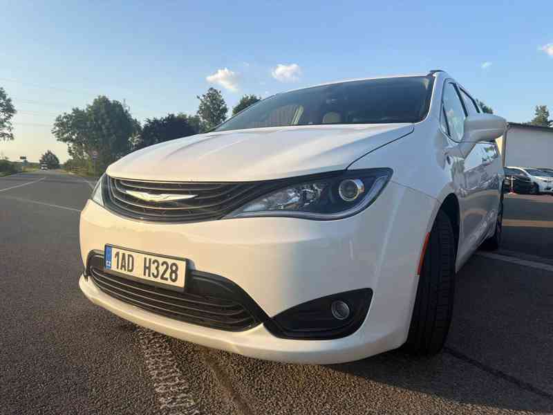 Chrysler Pacifica 3,6 L DVD Hybrid Plug In 2018 - foto 6