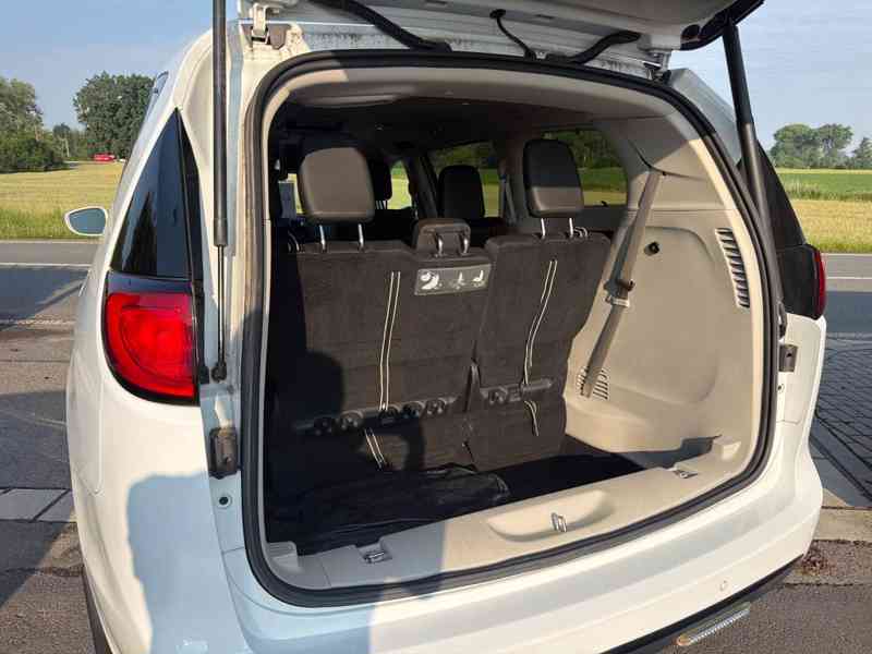 Chrysler Pacifica 3,6 L DVD Hybrid Plug In 2019 - foto 7