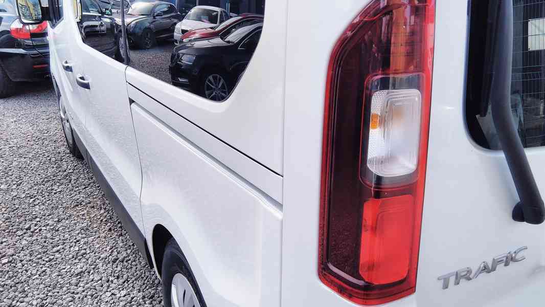 RENAULT Trafic 1,6DCi MINIBUS 9-míst ČR - foto 39