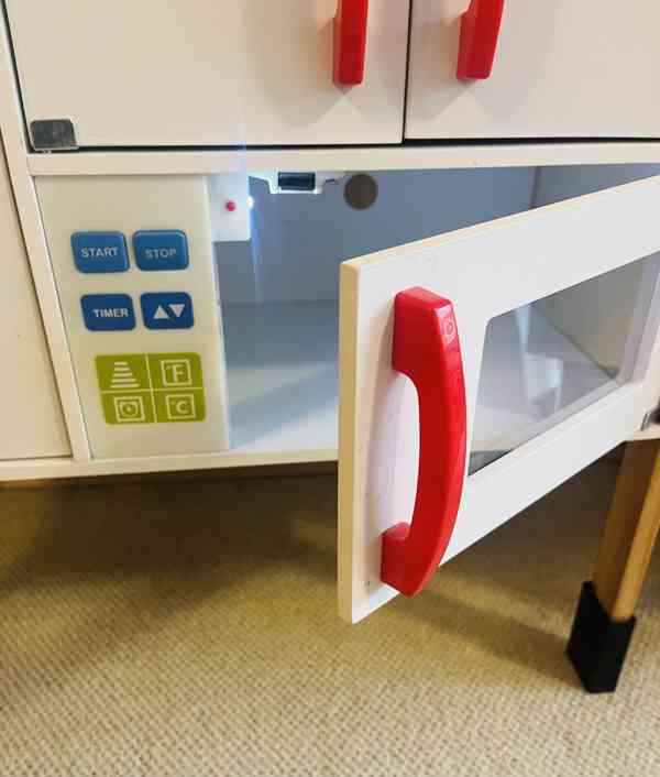 Dětská kuchyňka s bohatou výbavou  - foto 5