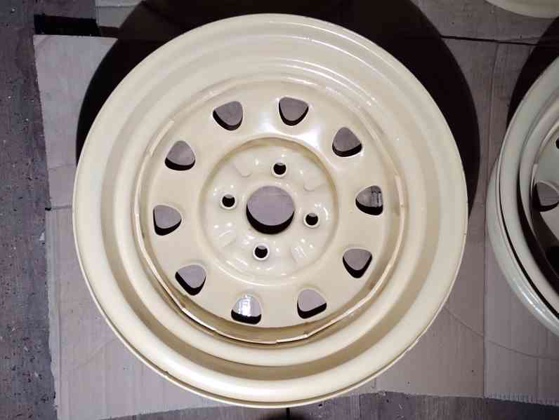 Plechové ráfky 13"+rezerva Škoda Felicie - foto 5