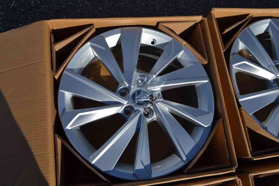 4ks Nové orig.alu disky Škoda Fabia IV 7Jx17, 5x100, ET51  - foto 11