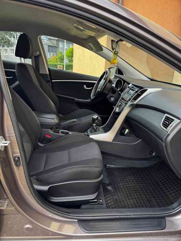 Hyundai i30 1,4 73 kW, benzín, r.v. 2013 - foto 16