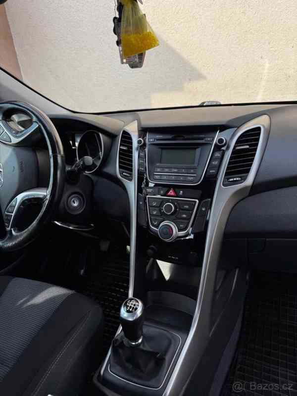 Hyundai i30 1,4 73 kW, benzín, r.v. 2013 - foto 17