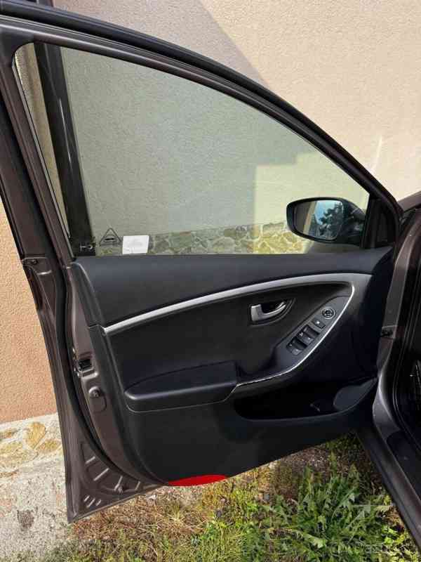 Hyundai i30 1,4 73 kW, benzín, r.v. 2013 - foto 9