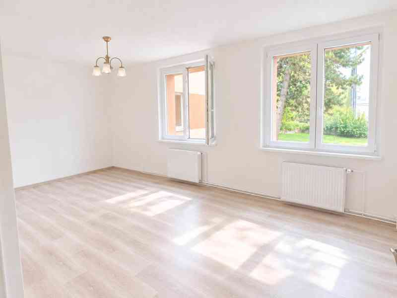 Pronájem prostorného bytu 3+1 s lodžií, 84 m² - foto 6
