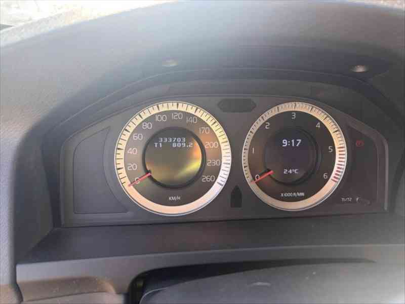 Volvo V60 2,0   D3 120kW (5-válec) / r. 2010 - foto 8