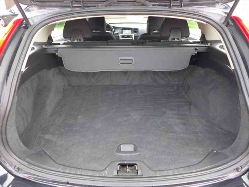 Volvo V60 1,6 D DIGI AC NAVI SERVIS 1.M - foto 8