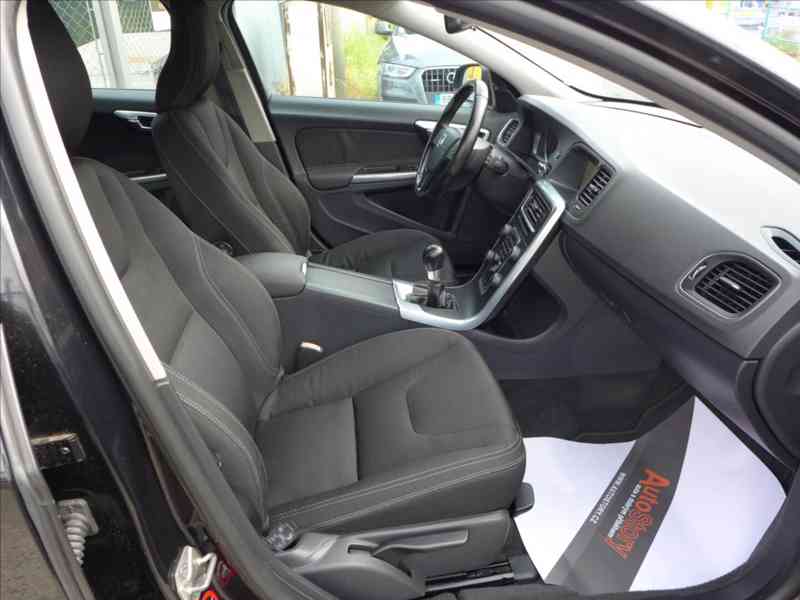 Volvo V60 1,6 D DIGI AC NAVI SERVIS 1.M - foto 10