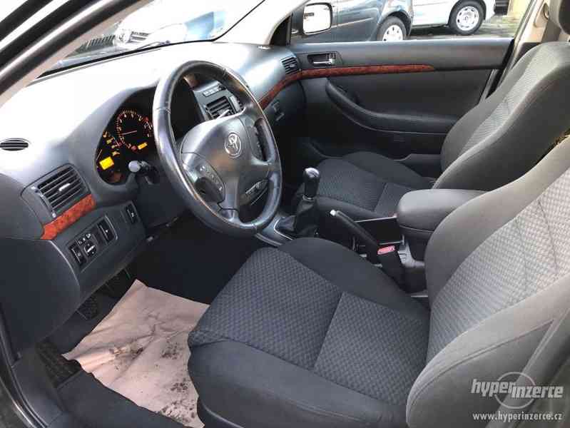 Toyota Avensis Kombi 2.0 Executive - foto 7