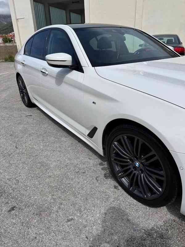 BMW Řada 5 3,0 - foto 11