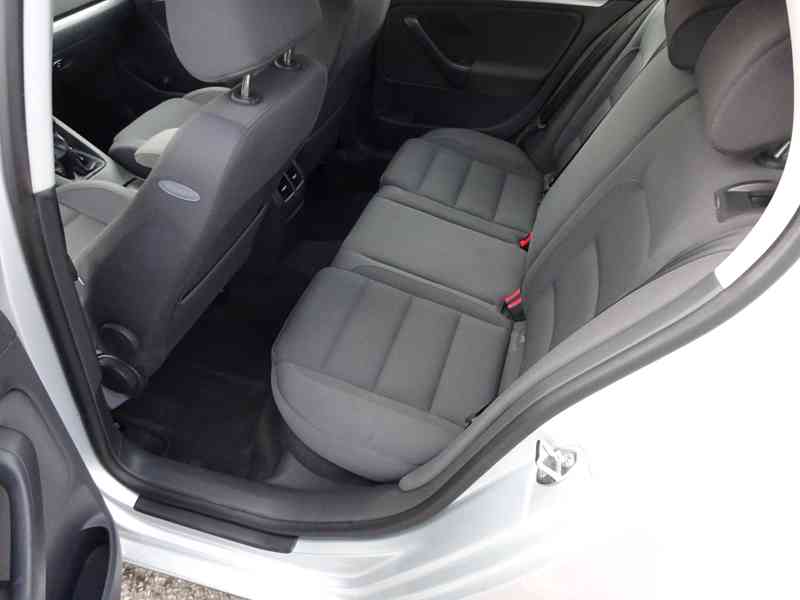 VW Golf 1.6 FSI r.v.2005 (85 kw) - foto 12