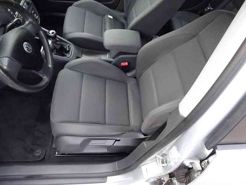 VW Golf 1.6 FSI r.v.2005 (85 kw) - foto 11