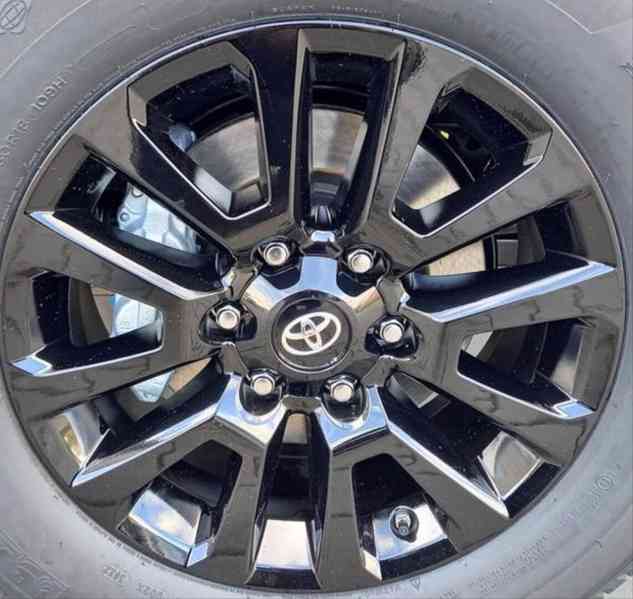 TOYOTA LAND CRUISER 150 - foto 8