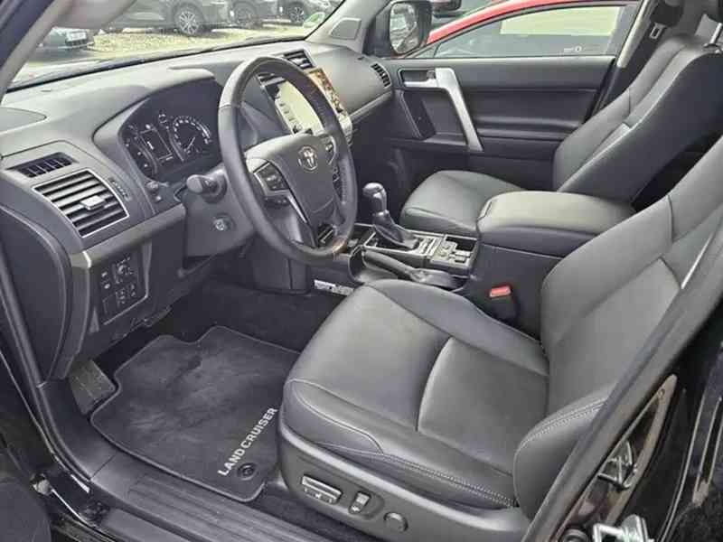 TOYOTA LAND CRUISER 150 - foto 2