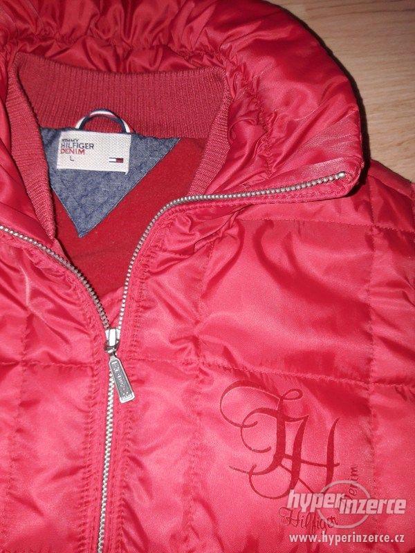 Peřová červená zimní bunda Tommy Hilfiger VEL.L - foto 1