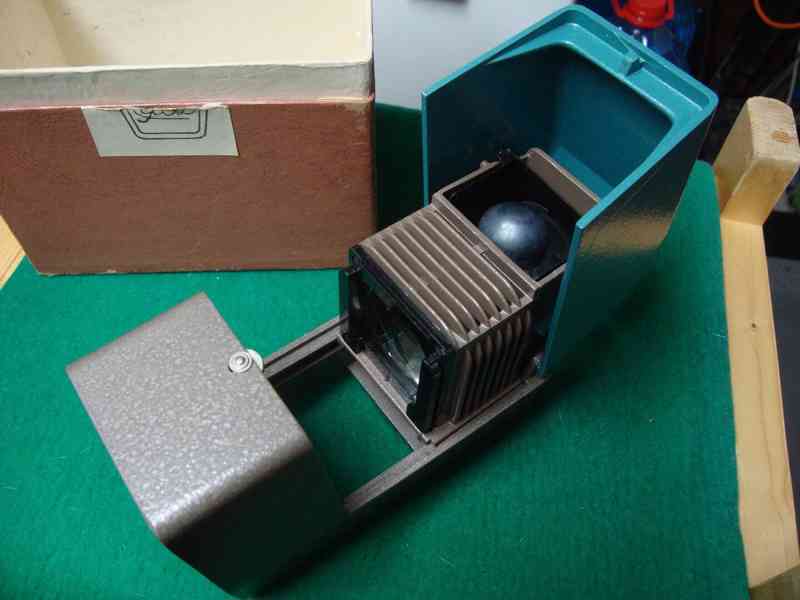Retro diaprojektor ETJUD MADE IN USSR pěkný stav v krabičce - foto 5