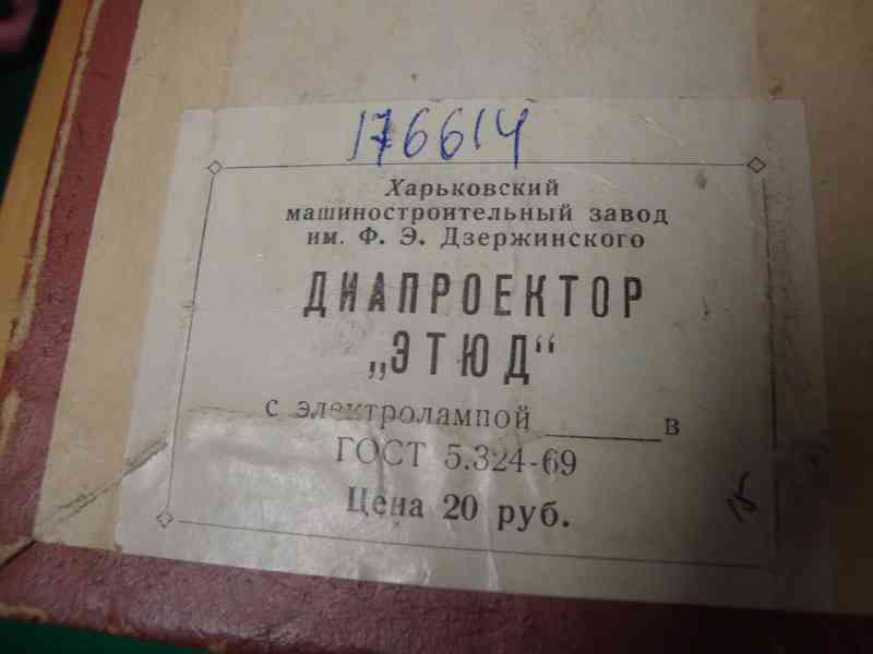 Retro diaprojektor ETJUD MADE IN USSR pěkný stav v krabičce - foto 12