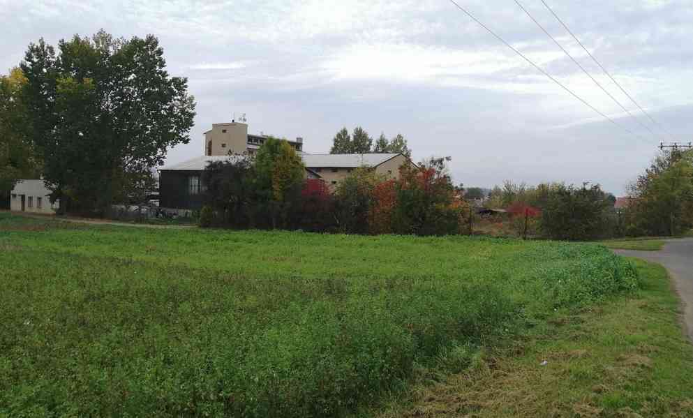 Stavební pozemek v Černěvsi - foto 2