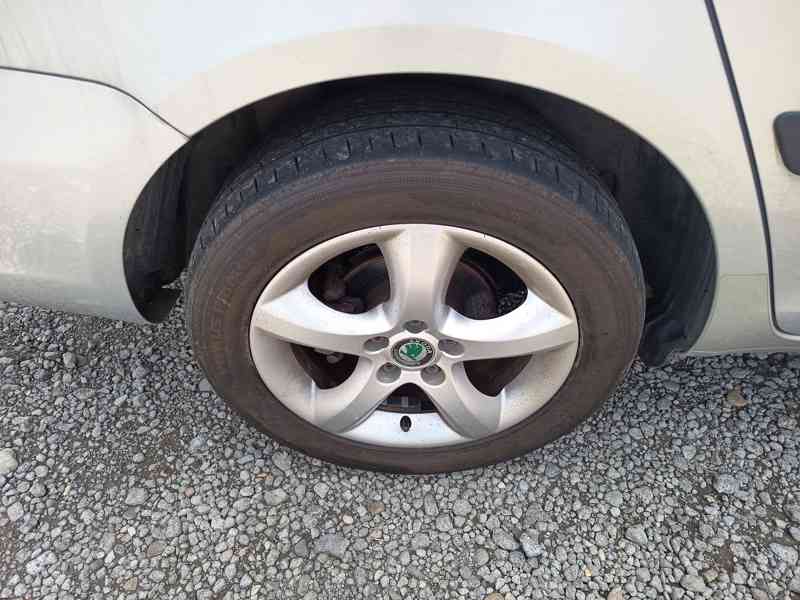 ŠKODA Fabia Combi 1, 4i16V Elegance - foto 11