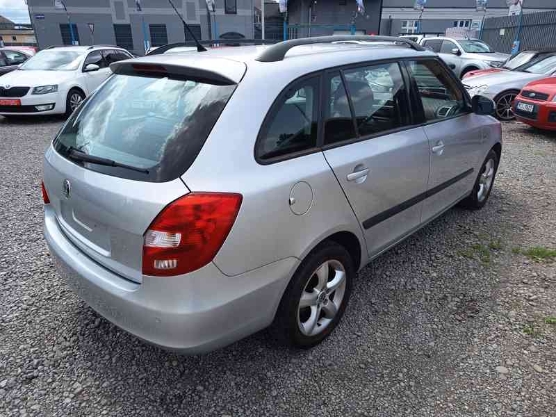 ŠKODA Fabia Combi 1, 4i16V Elegance - foto 9