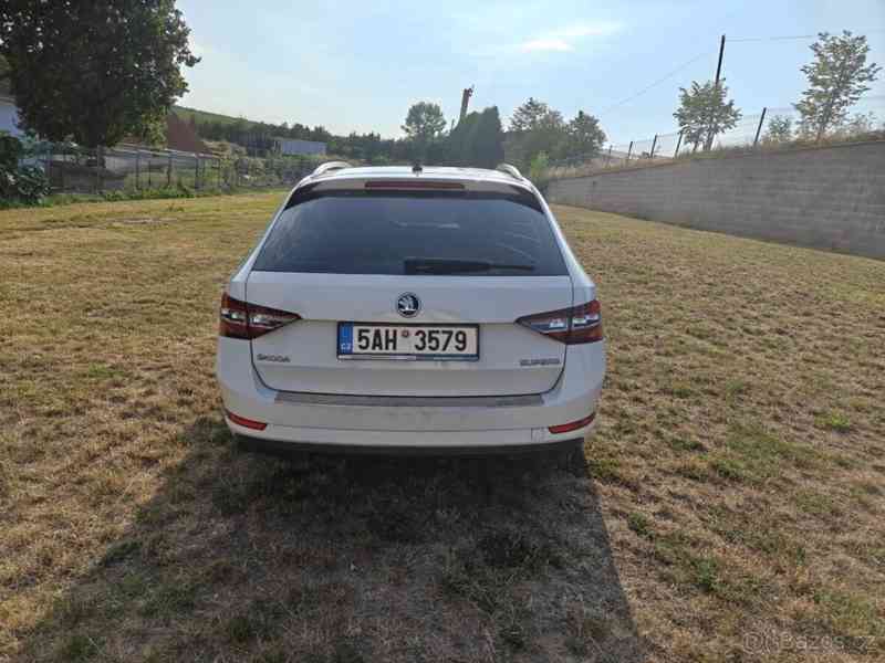 Škoda Superb 2,0   TDI 110kW DSG Laurin & Klement - foto 10